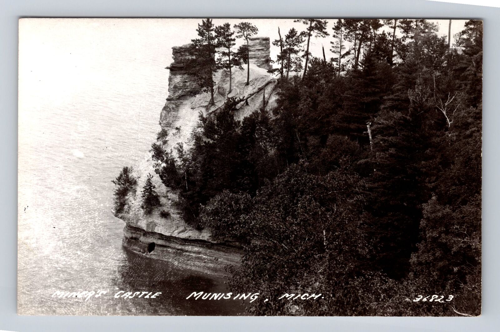 Munising MI- Michigan, Miner\'s Castle, Antique, Vintage Souvenir Postcard
