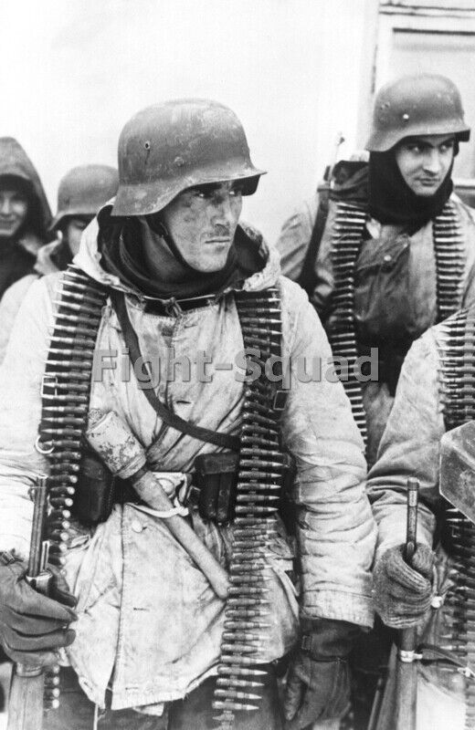 WW2 Picture Photo German soldiers with winter cammo  3780