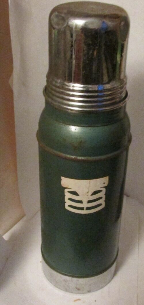 vintage Stanley thermos  super Vac new Britain,Conn N943  11\