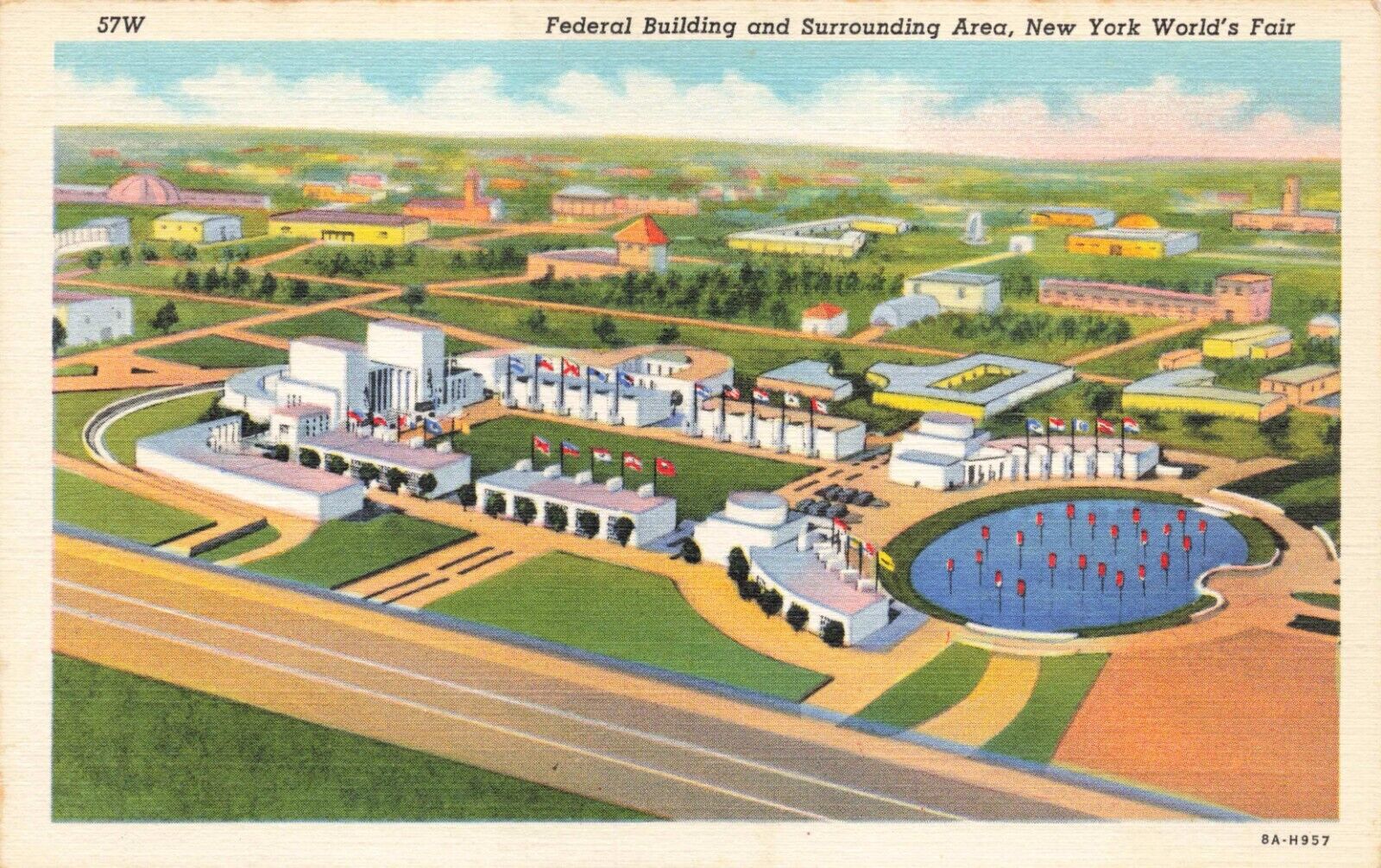 Postcard New York World\'s Fair Federal Building and Surrounding Area 1939-1940