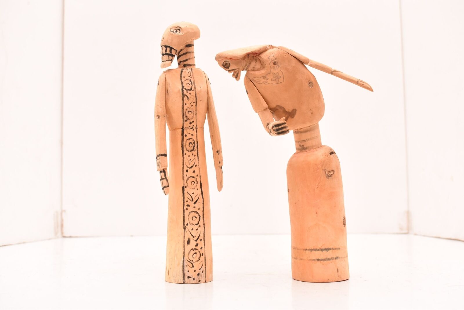 Mexican folk art Oaxaca wood carved Skeleton Couple Statue Figure Day Dead