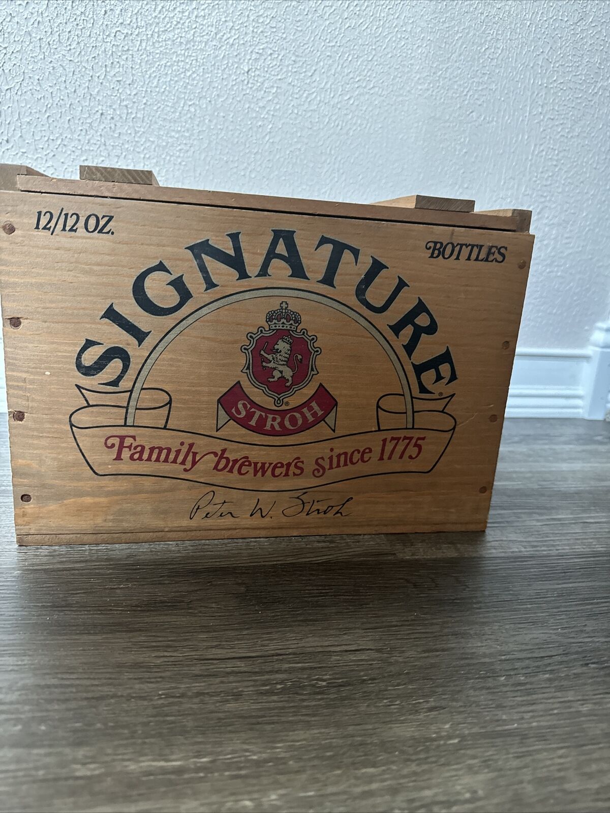 VINTAGE ~ STROH'S SIGNATURE BEER  ~ WOOD CRATE, BOX