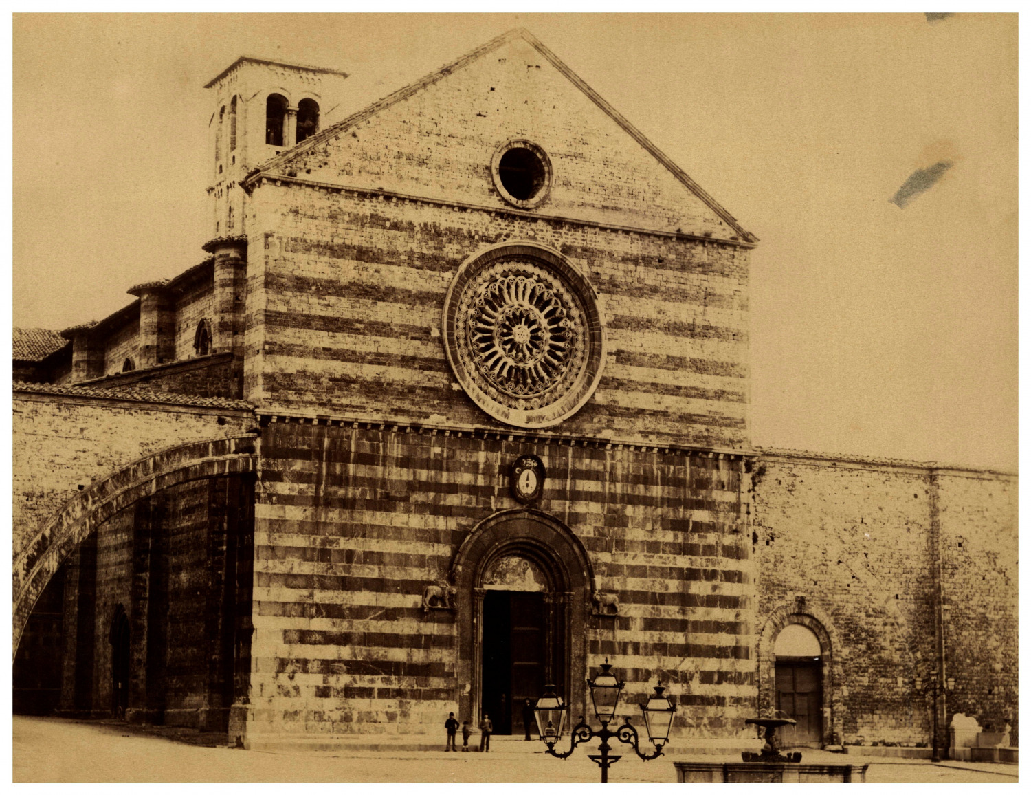 Italie, Assisi, Basilica di Santa Chiara Vintage albumen print,  Tirage albu