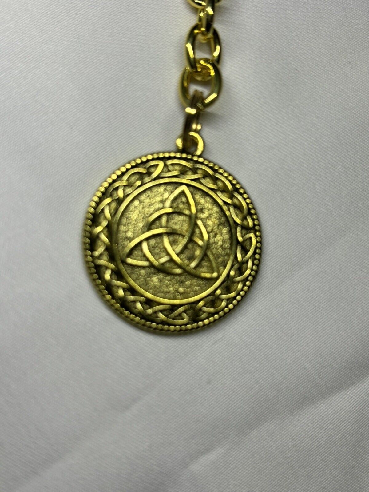 gold tone keltic key chain