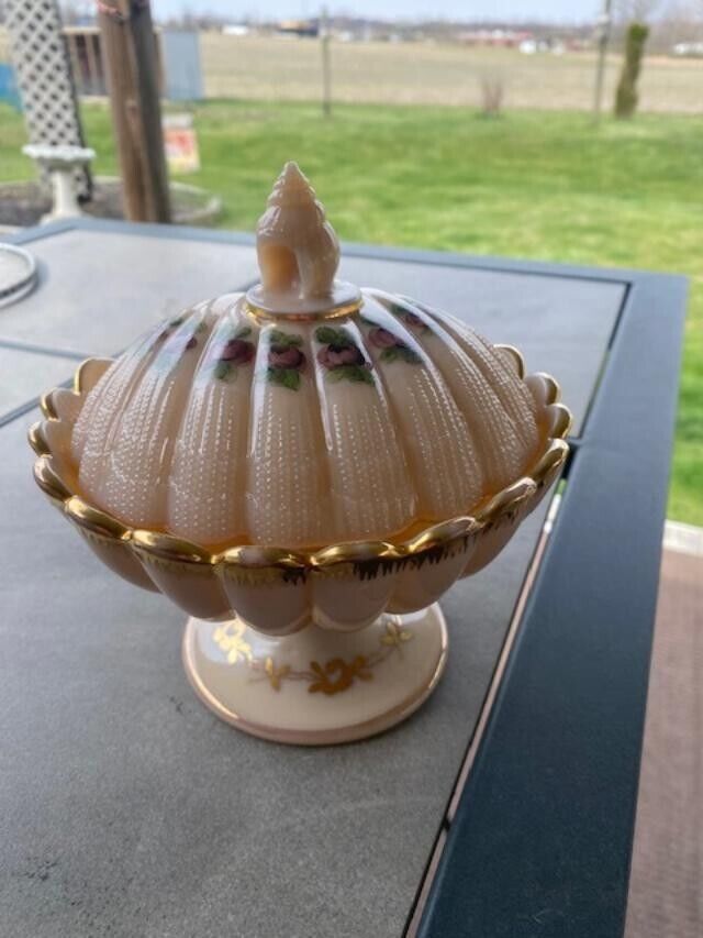 Vintage 1930s Cambridge - Crown Tuscan 6.5” Pink Clam Shell