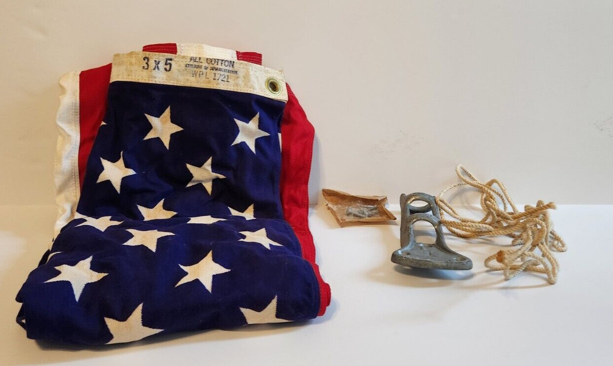 Vintage US Flag Outfit 2 Piece 3 X 5 ft All Cotton & Metal Bracket With Screws