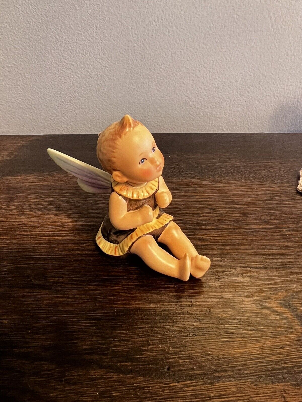 Hummel Goebel Bee Child Angel Figurine 1999/2000 Edition