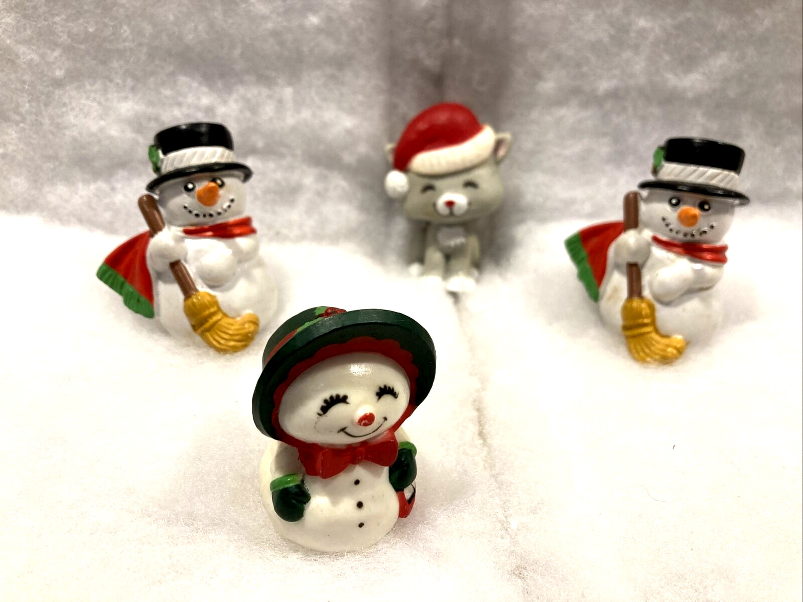 LOT OF 4 Vintage Christmas Snowman Family and Cat 1980 W Berrie Made in Portugal