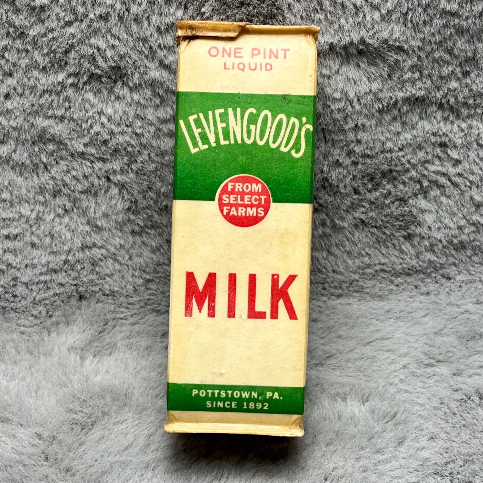 Levengood\'s  One Pint Milk Vintage Container Pottstown, Pa Dairy Farms