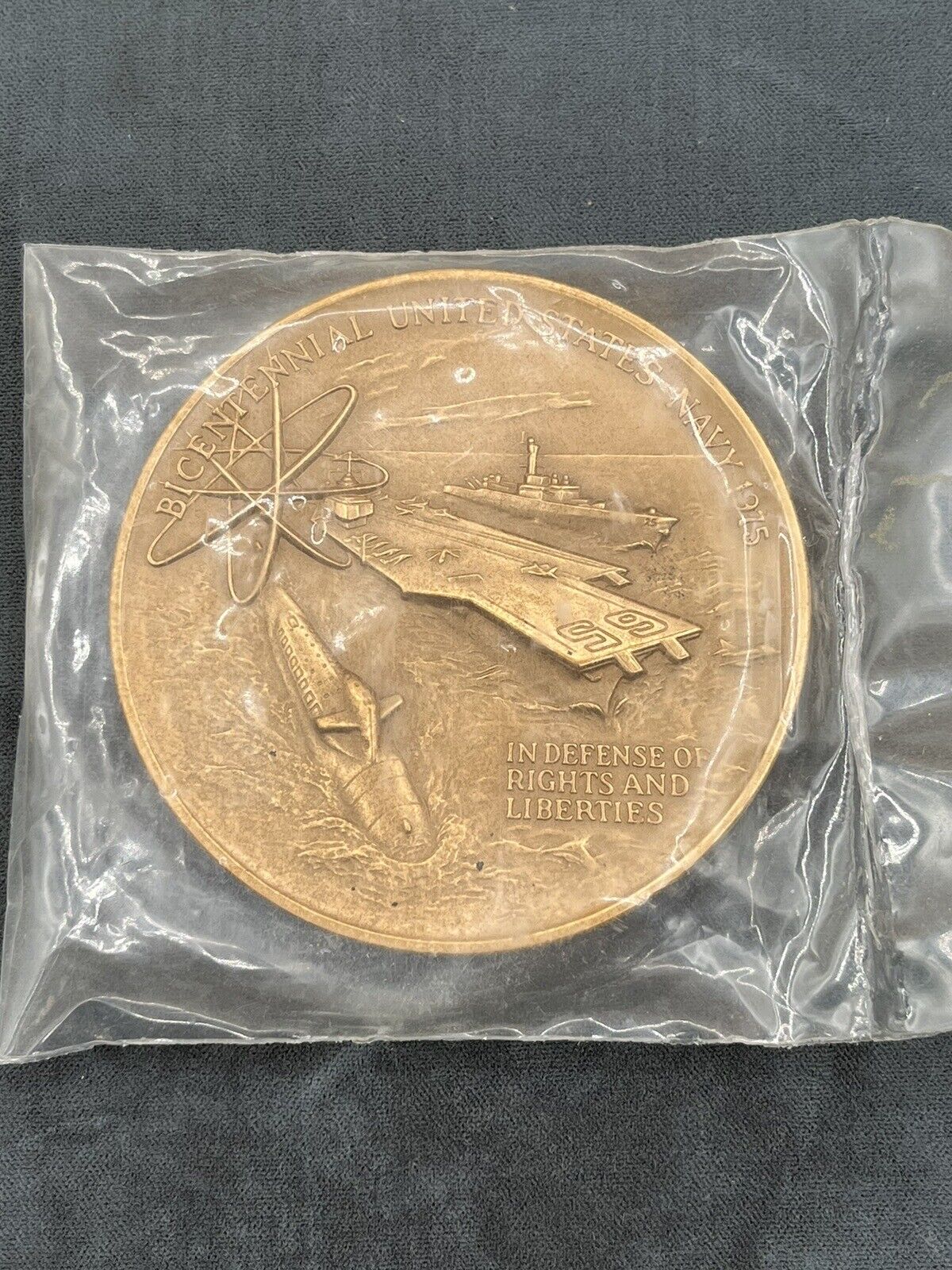 1975 United States Mint - US Navy 1775 Bicentennial Medal - Bronze - NEW