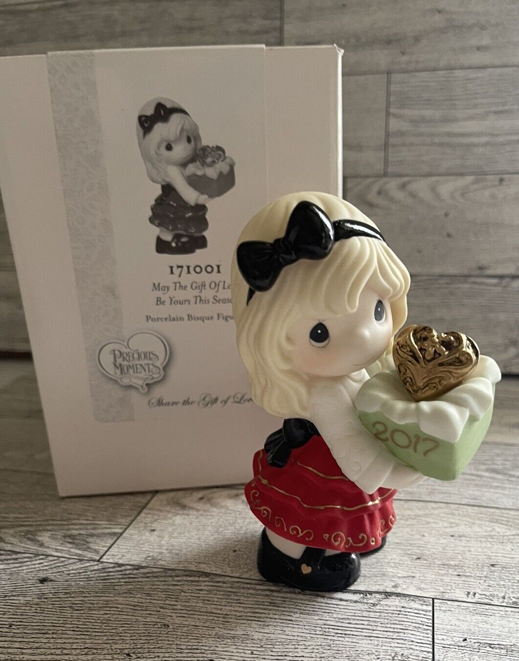 Precious Moments May The Gift Of Love Be Yours This Season 2017 Figurine