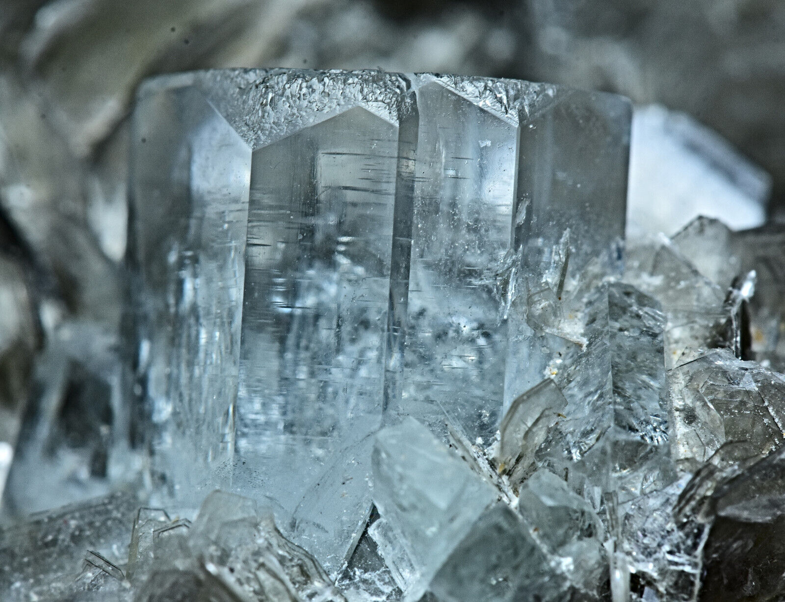 300 Gram Superb Quality Transparent Terminated Aquamarine Crystal On Mica Matrix