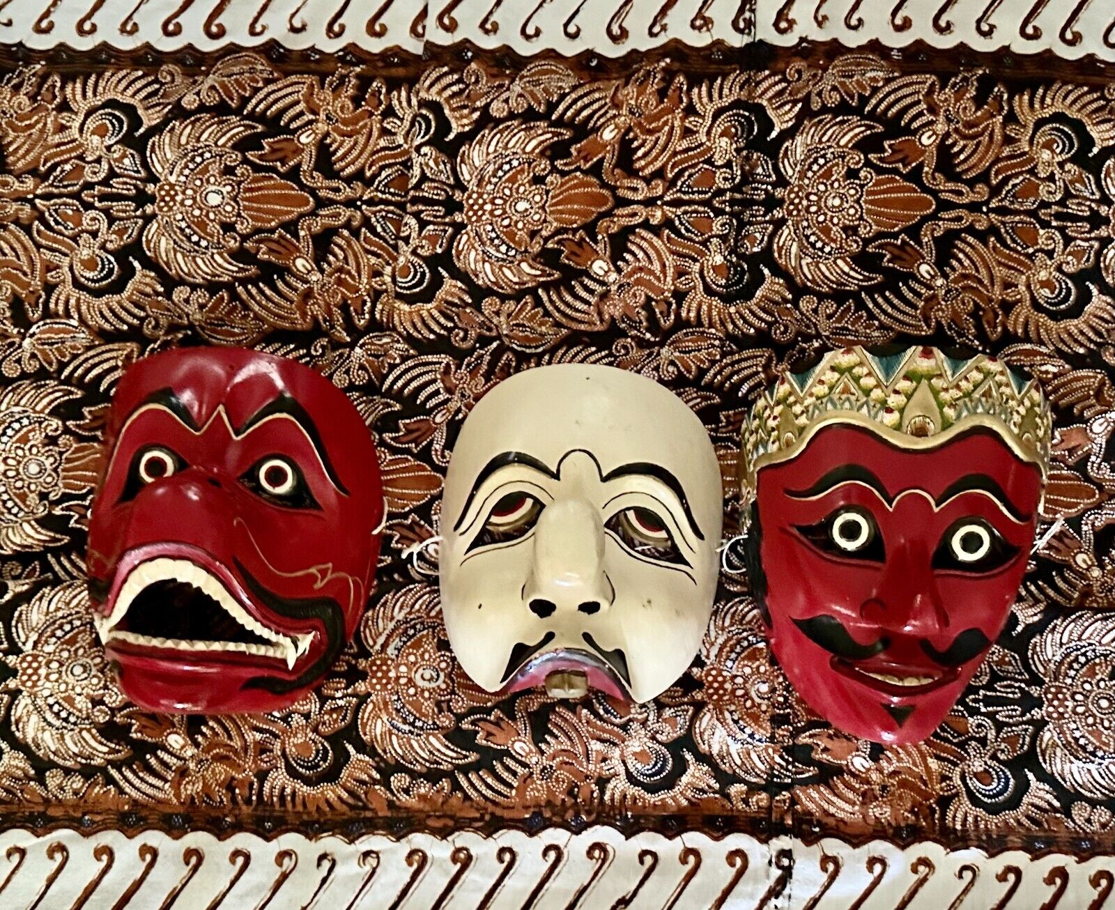 3 Vintage Javanese Indonesian Masks (price is for 3 masks )