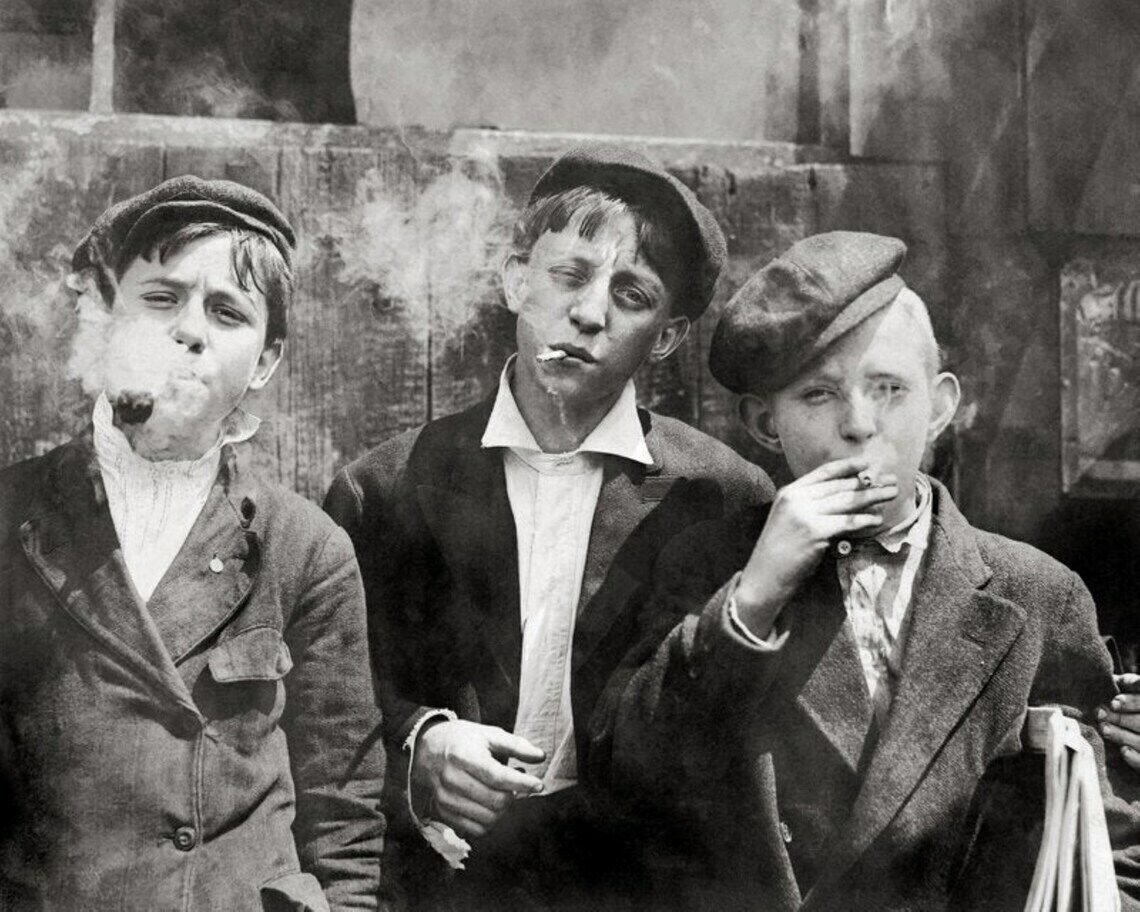 Newsies Boys Smoking Lewis Hine 1910 St Louis 5X7 Print