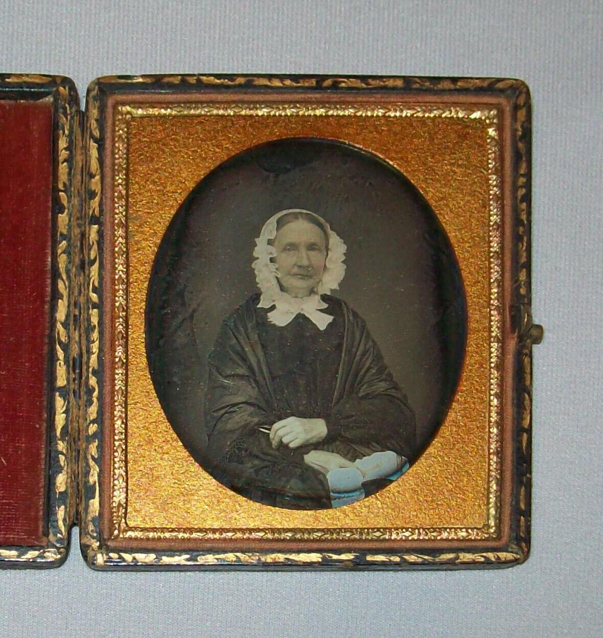 Antique Vtg 1850s Daguerreotype Photo Older Woman 1/6 Plate Dag MOP Inlay Case