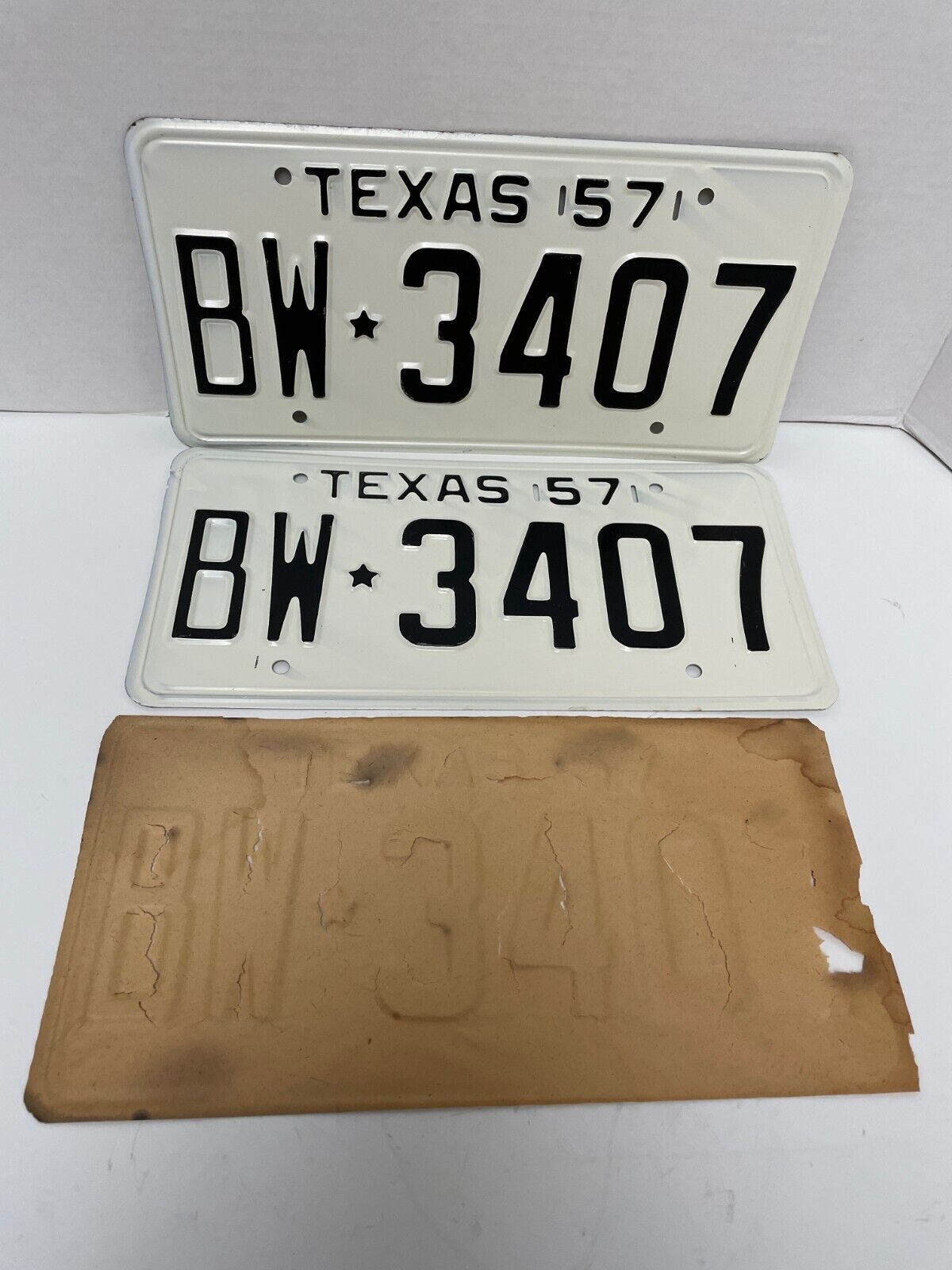MINT IN PACKAGE 1957 Texas Passenger Car MATCHING License Plates NEW OLD STOCK