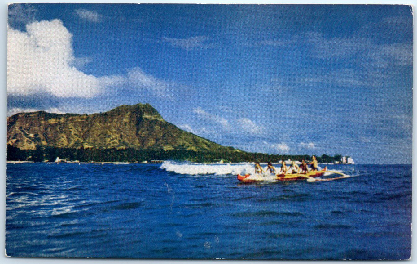 Postcard - Outrigger Canoeing At Waikiki with Diamond Head - Honolulu, Hawaii