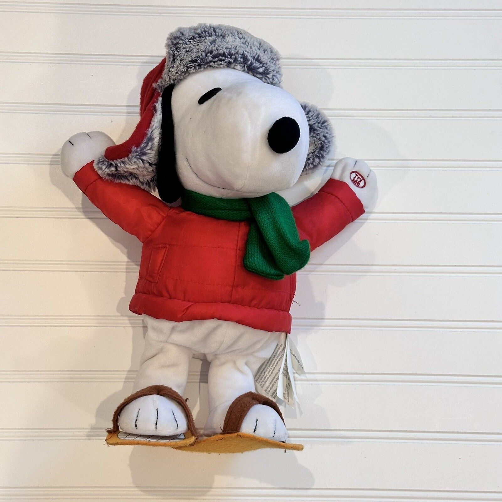 Peanuts Snoopy Plush Musical & Dancing Toy Winter Christmas Gemmy 2016 Snow Day 