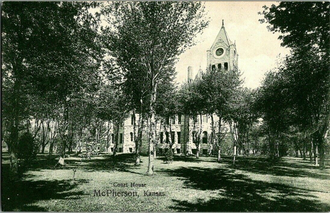 1906. MCPHERSON, KS. COURT HOUSE. POSTCARD MM6