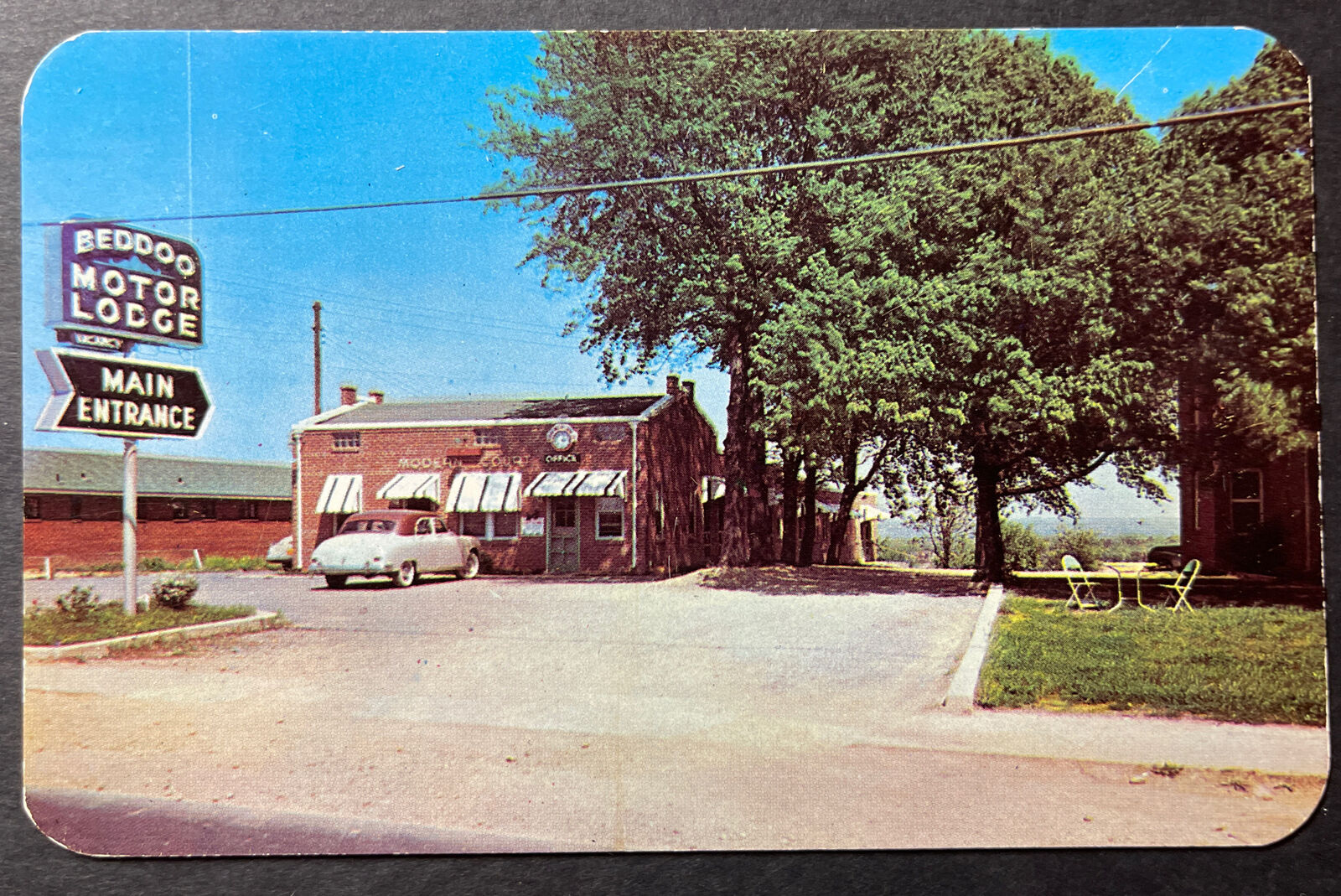 Beddoo\'s Motor Lodge south of Alexandria Virginia printed chrome