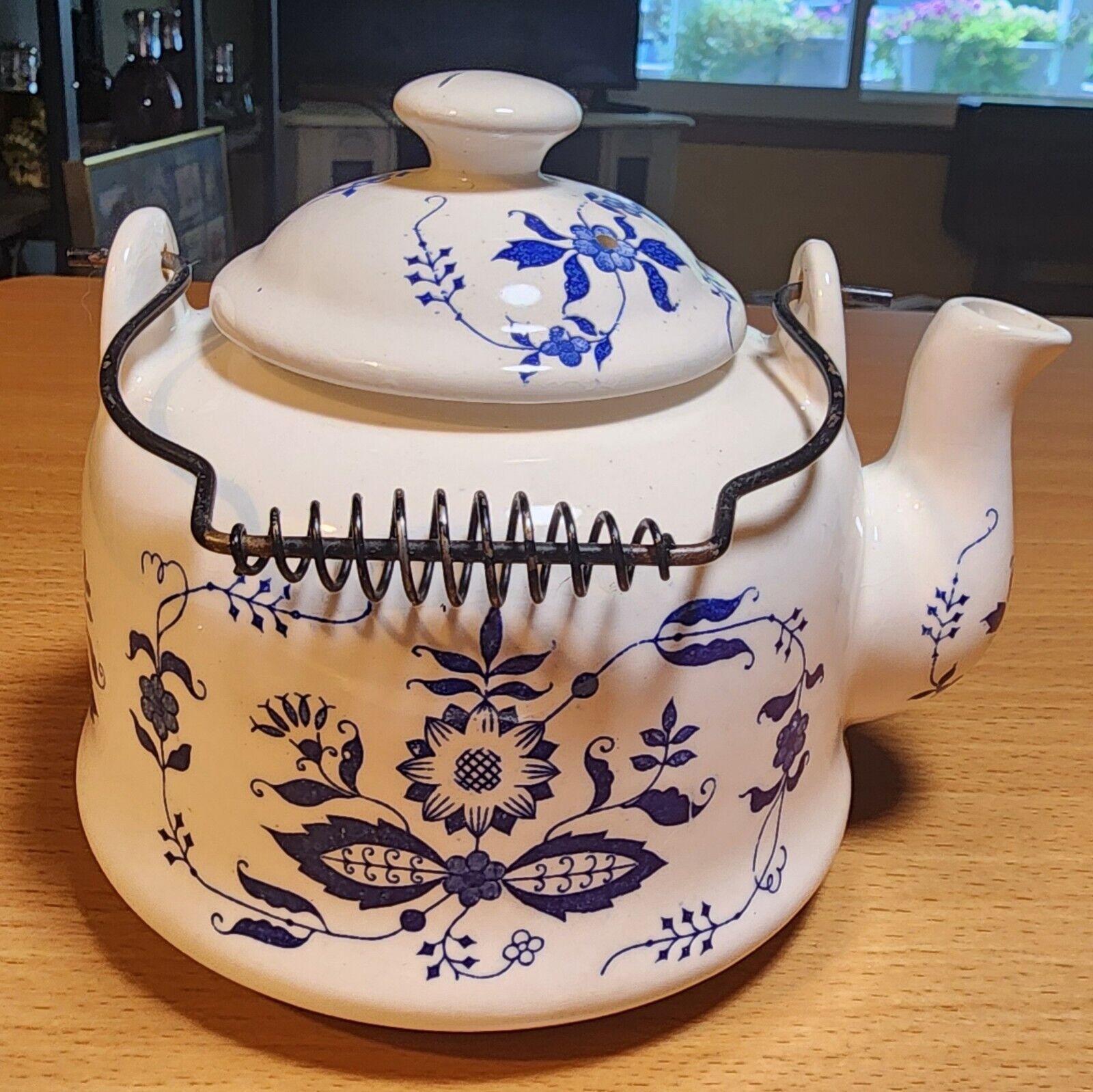 Vintage Ceramic/Porcelain White and Ambree Blue Delft Style Floral  Teapot 