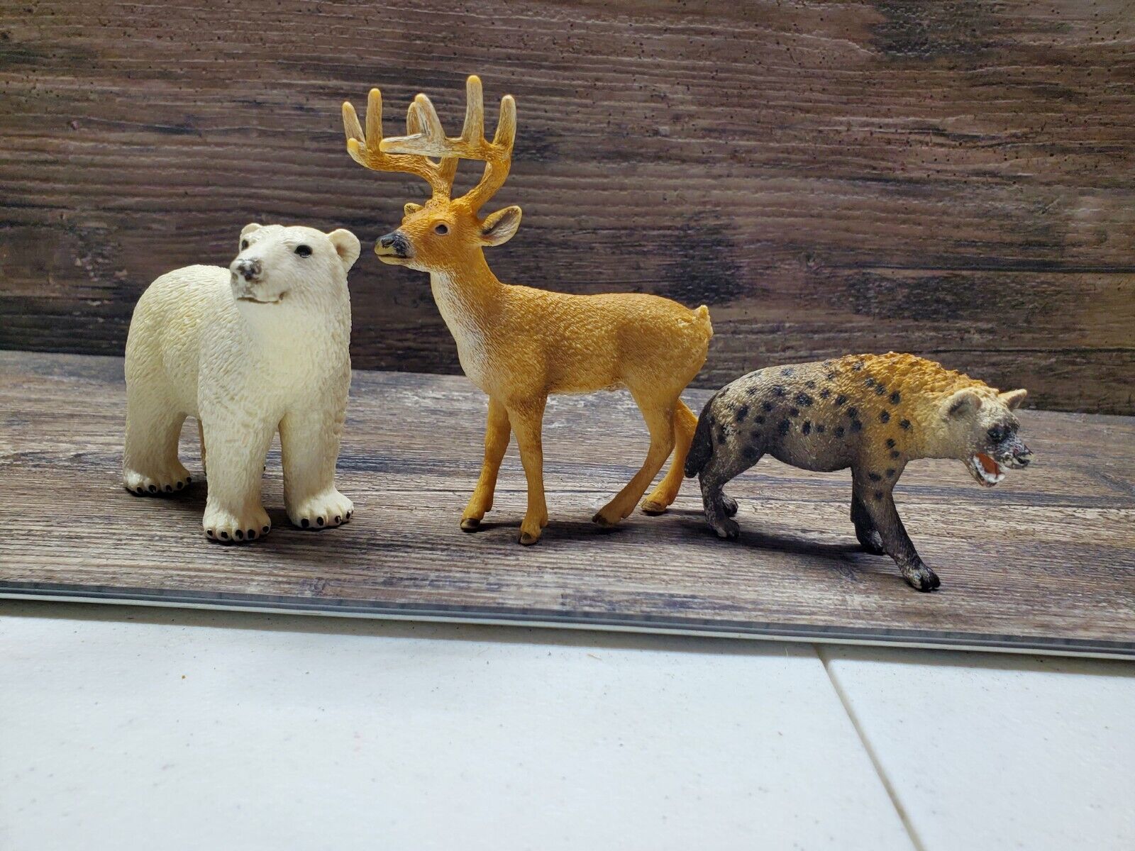 Schleich Polar Bear Hyena White Buck Retired Lot 3 Animals Zoo Collectable 