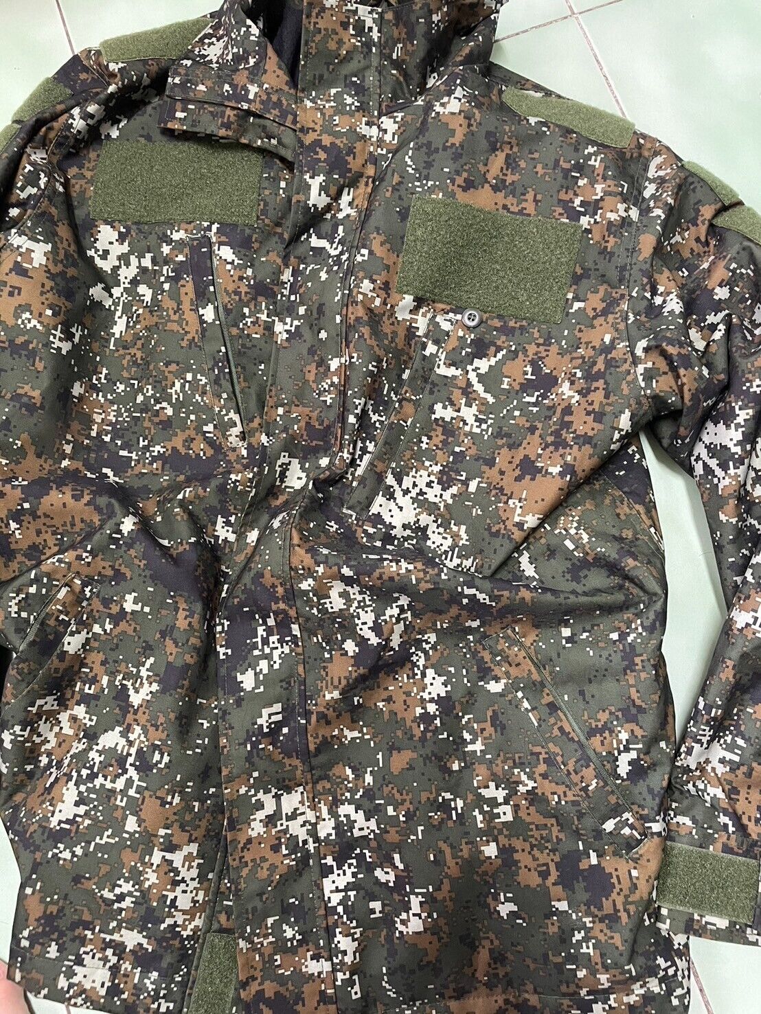 Free shipping. Taiwan Army Digital Camo Jacket Large