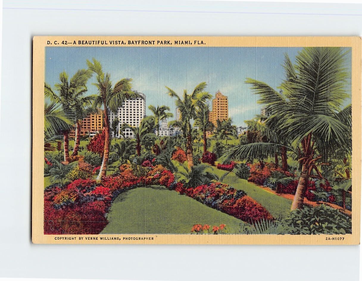 Postcard A Beautiful Vista, Bayfront Park, Miami, Florida