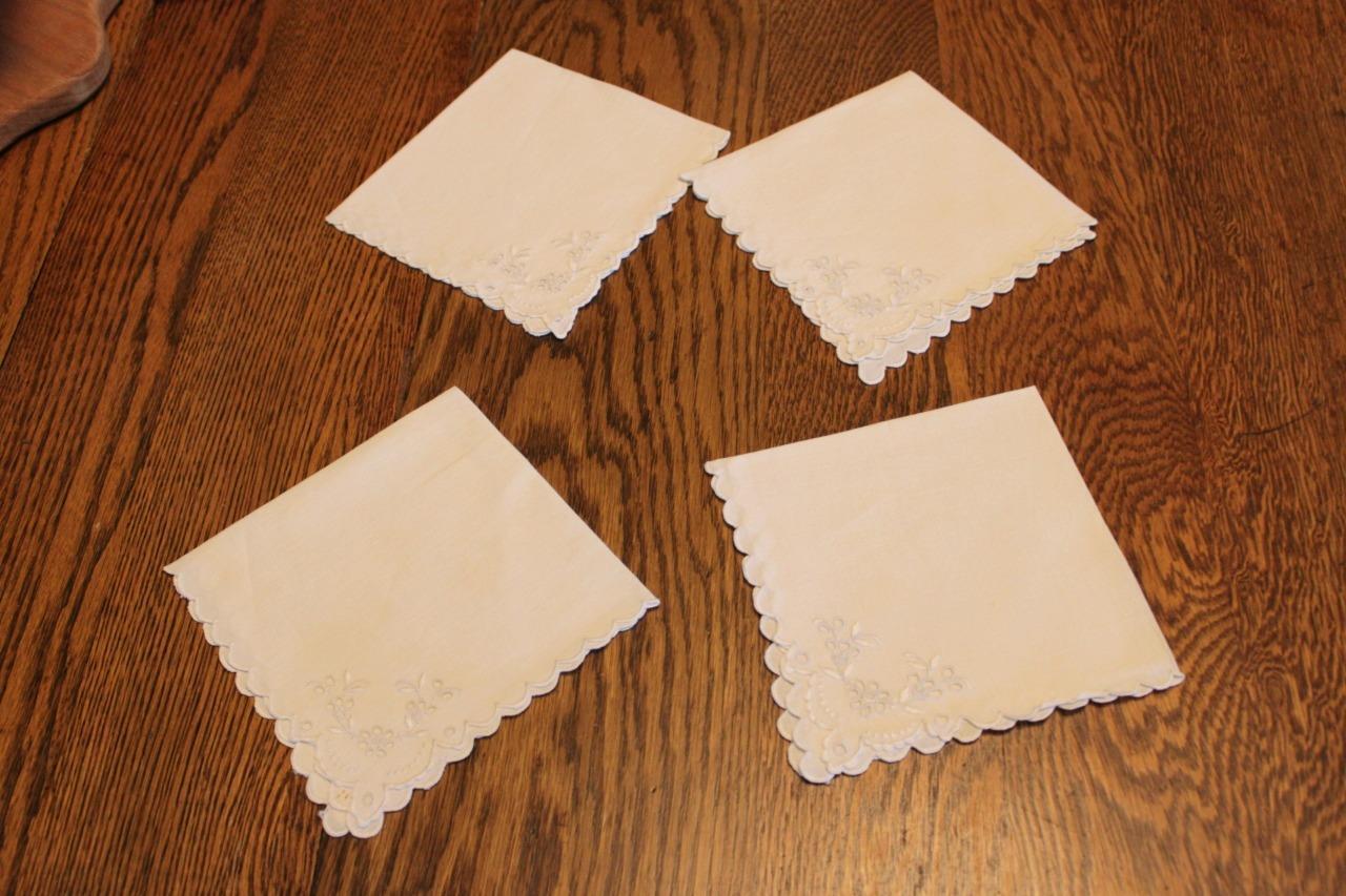 4 Vintage Linen Scalloped Napkins with Leaves and Cutwork