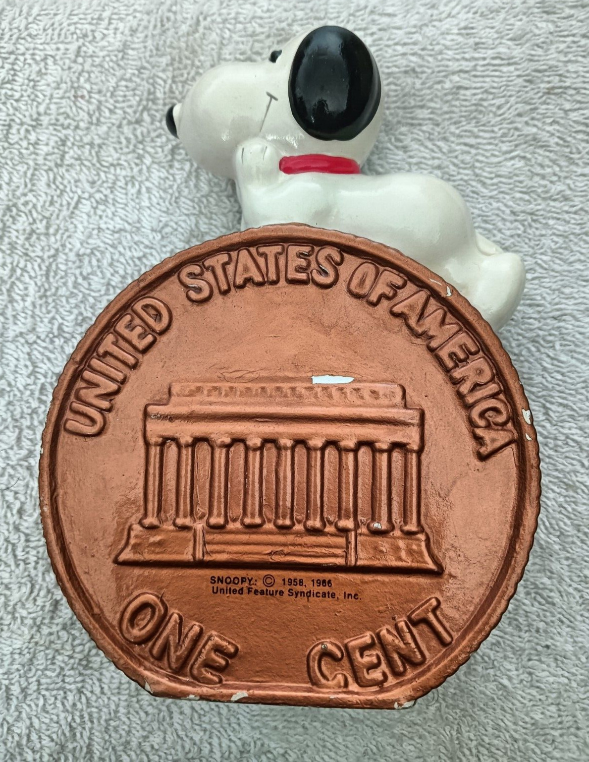 Vintage 1966 Peanuts Snoopy Penny Bank Rare United Feature Syndicate Inc.