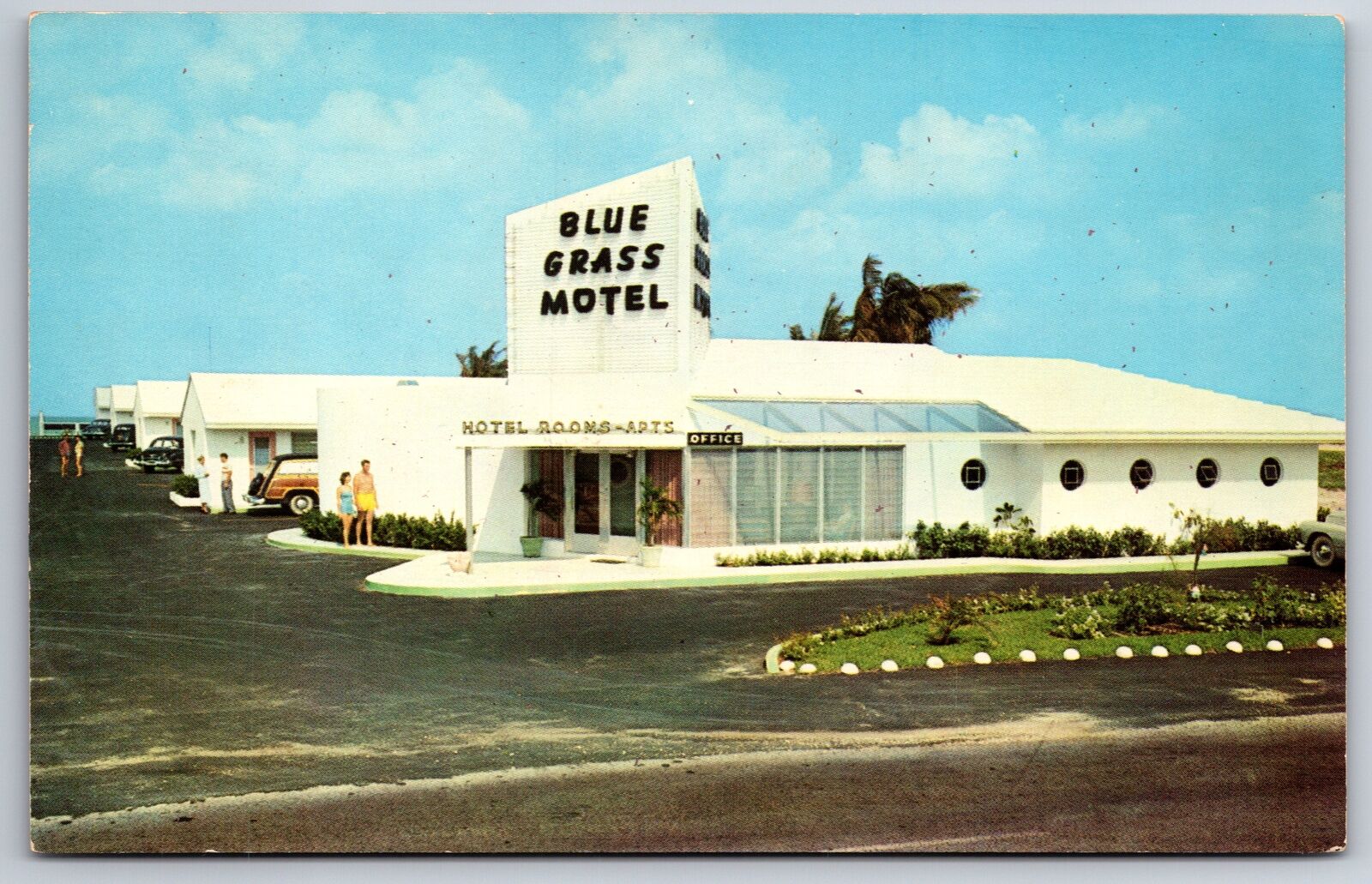 Miami Beach Florida~Blue Grass Motel~Coffee Shop~Roadside~1950s Postcard