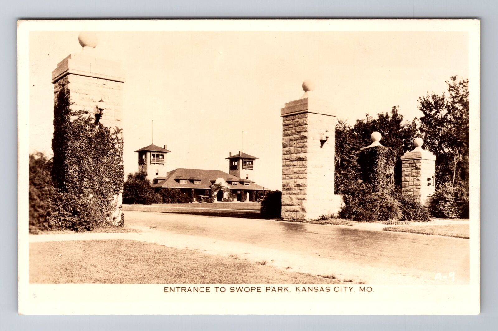 Kansas City MO-Missouri, RPPC, Entrance To Swope Park, Vintage Postcard