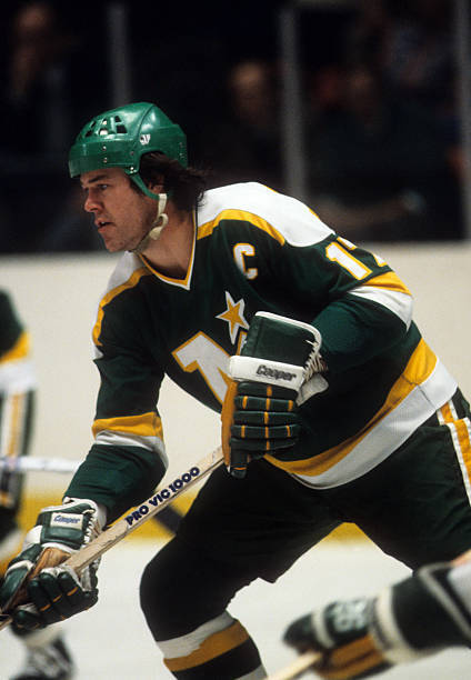 Minnesota North Stars Tim Young 1982 Old Ice Hockey Photo