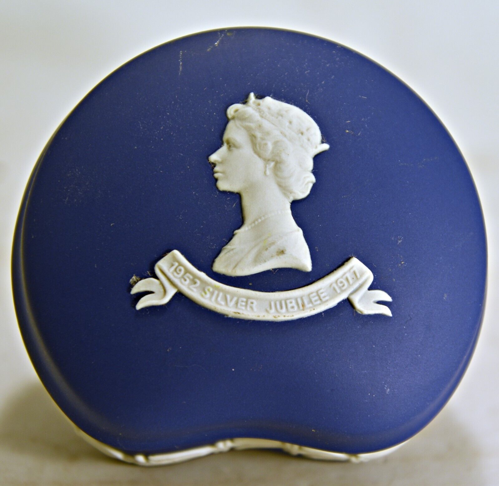Wedgwood Royal Blue Jasperware Queen Heart Box 1977