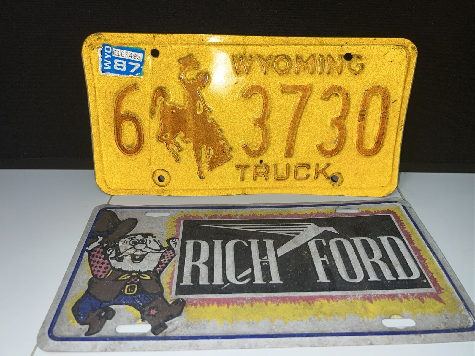 Vintage 1980S 1990S License Plates Man Cave Rustic Wyoming Cowboy Rich Ford