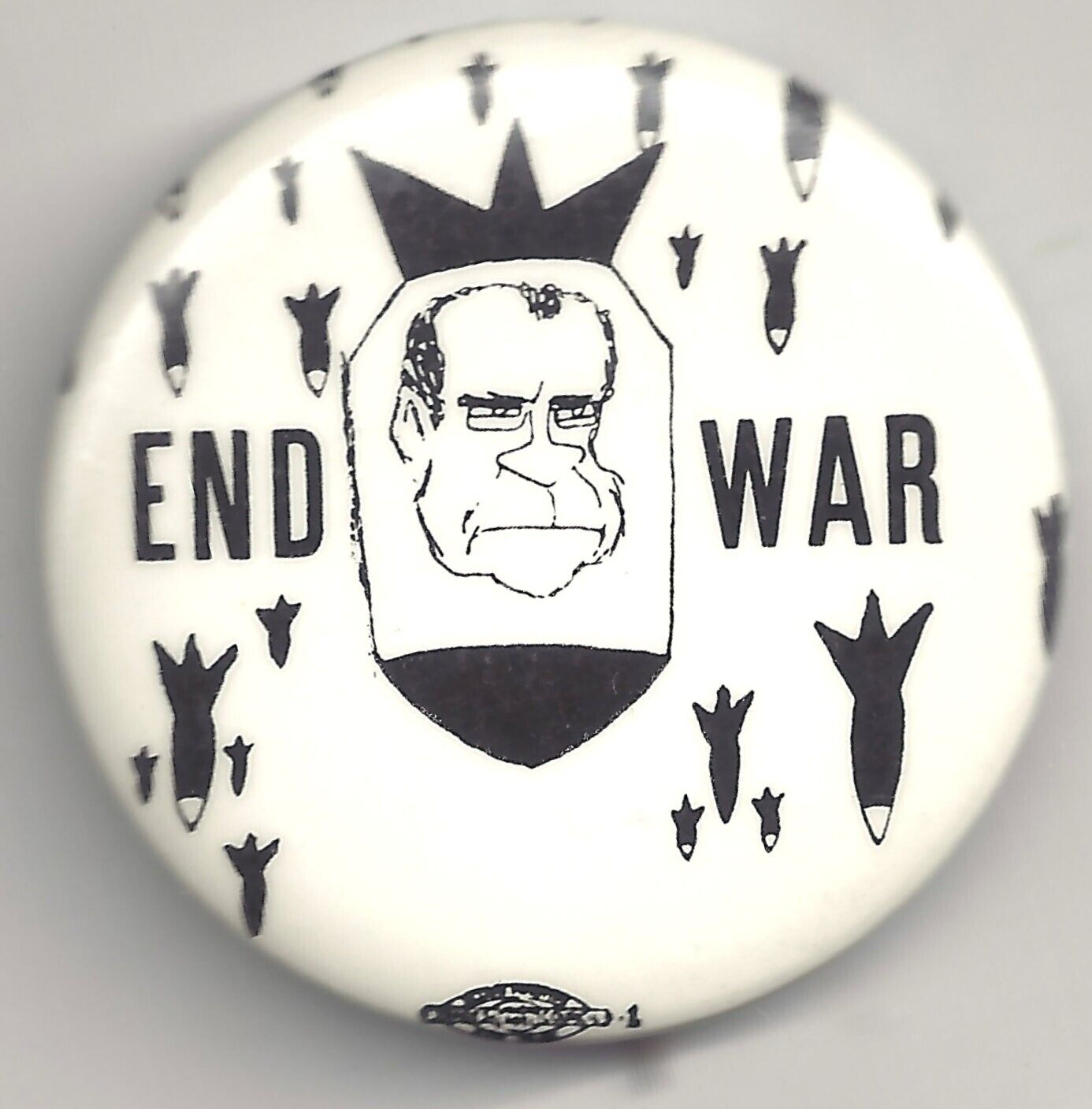 END WAR Nixon\'s Face On BOMB Anti Vietnam War Peace pinback pin button