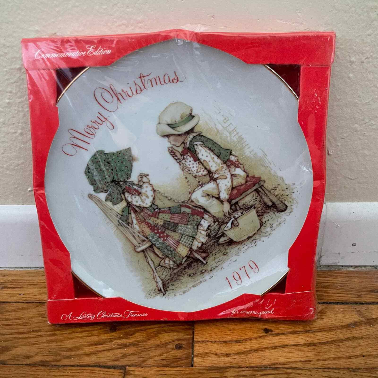 Vintage Holly Hobbie Merry Christmas 1979 Decorative Plate - Sealed in Package