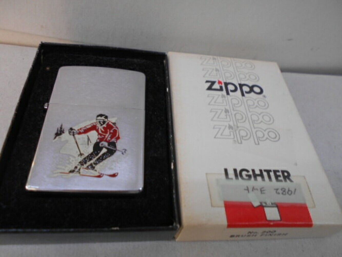 Zippo 1982 Skier Vintage Oil Lighter w/ Box