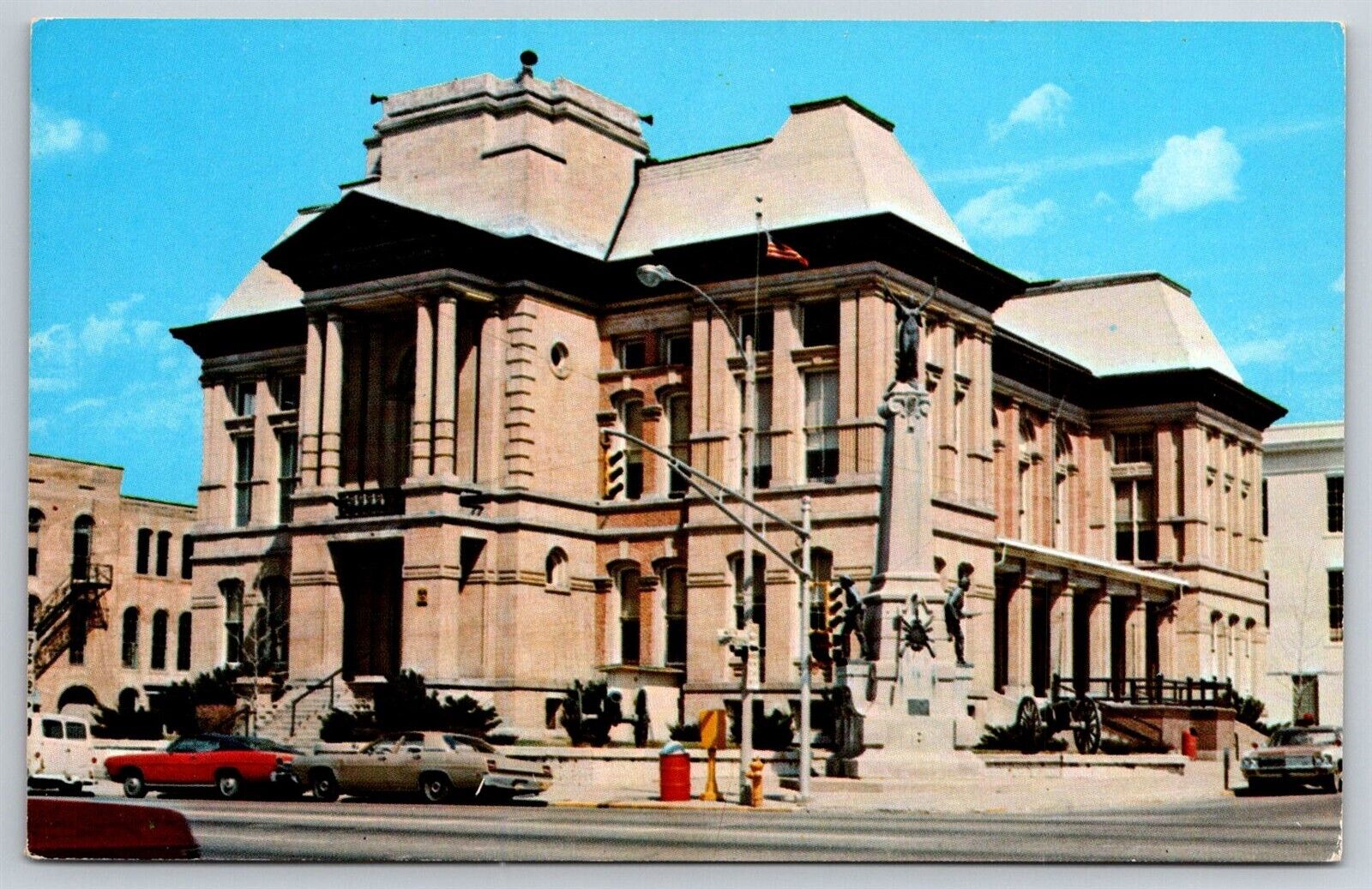 Postcard Crawfordsville Court House In Montgomery County Indiana Vintage