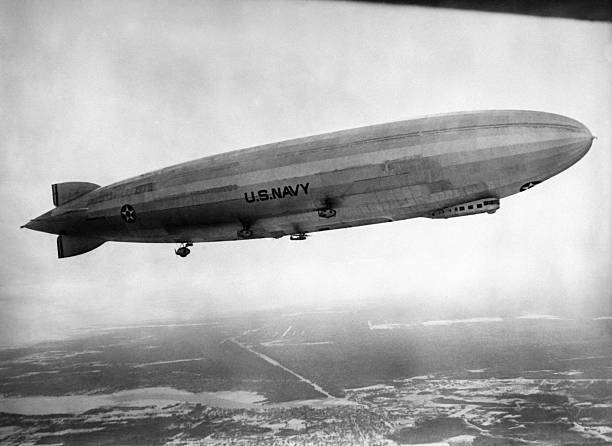 View of the airship \'Los Angeles\' photographed in mid-flight and u - Old Photo 1