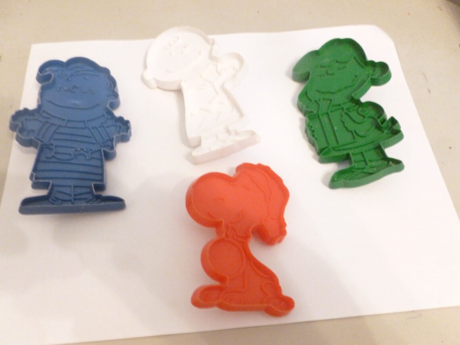 Peanuts Cookie Cutters Charlie Brown Lucy Snoopy Linus United Feature Syndicate