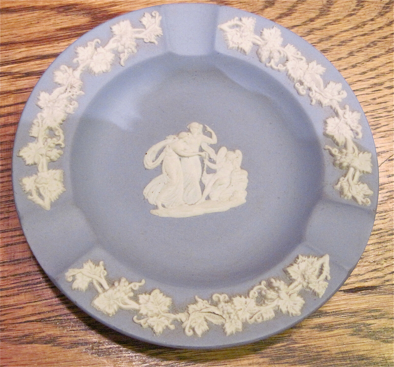 1960s--VINTAGE WEDGWOOD ASH TRAY--MADE IN ENGLAND--NEVER USED--NMT