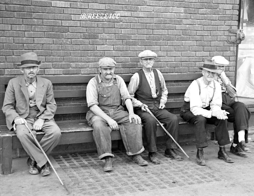 Working In The USA/1930\'s/WAITING FOR WORK/4x6 B&W Photo Reprint