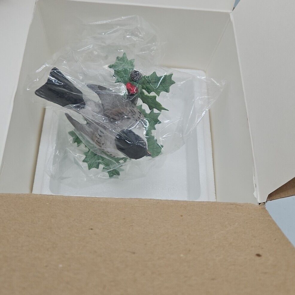 Lenox Female Black Capped Chickadee 1994 on Holly Exquisite MINT IN BOX