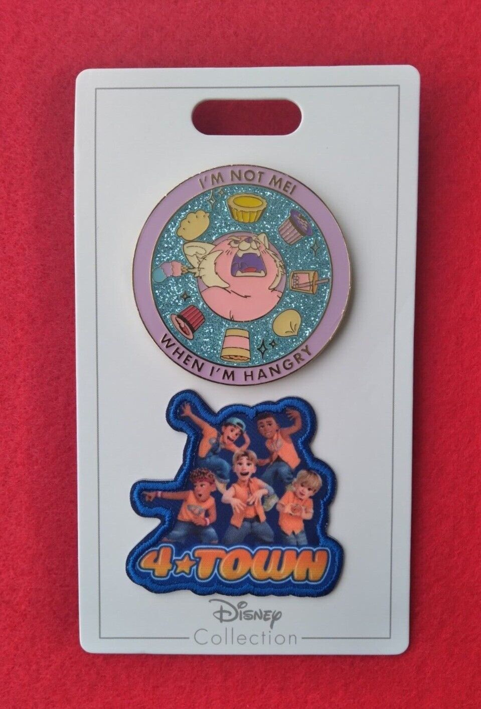 Disney/Pixar TURNING RED pin & 4 TOWN patch on card UK exclusive (SOLD OUT)