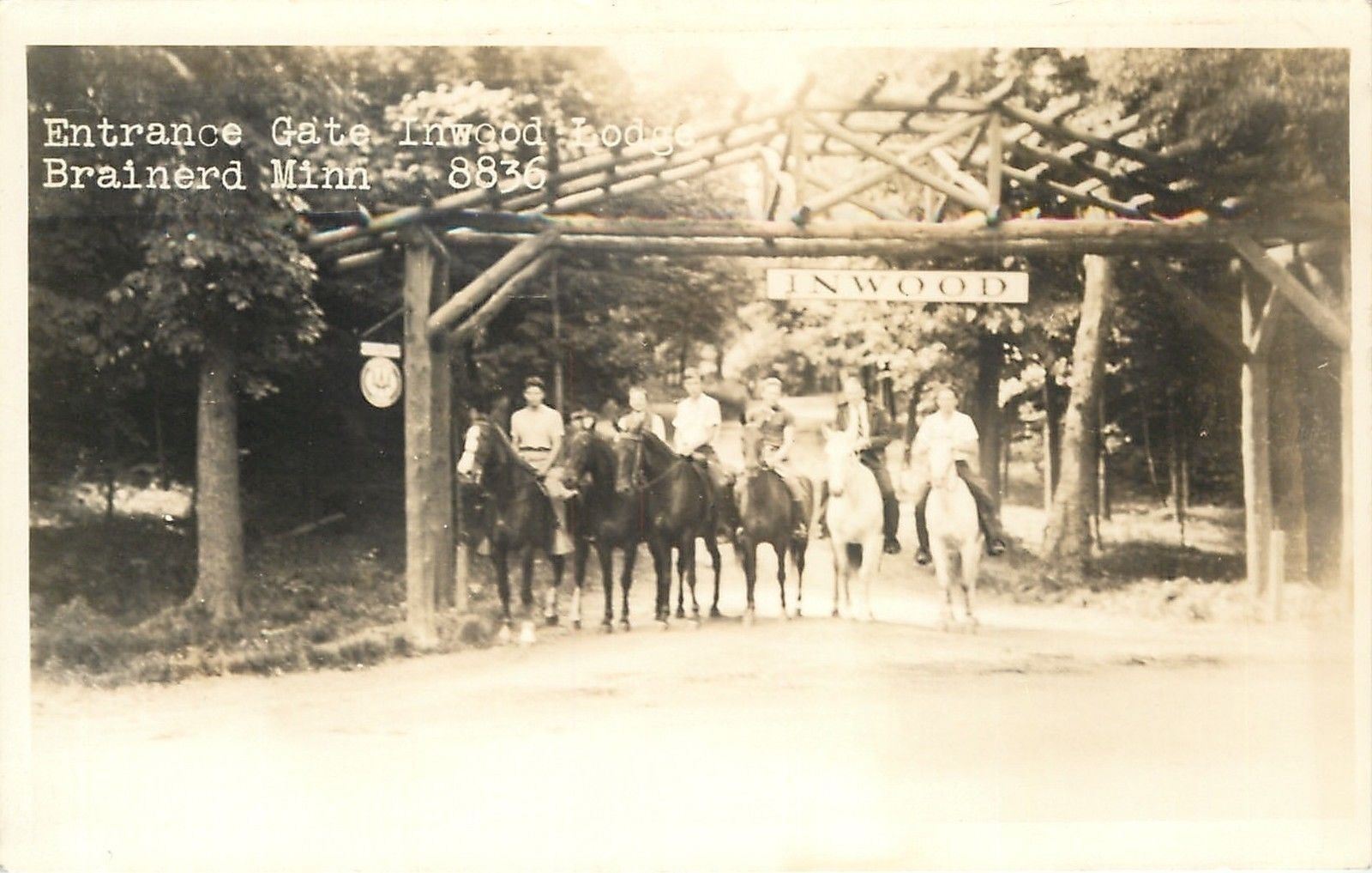 Brainerd Minnesota~Inwood Lodge~Entrance Gate~Horseback Riders~1950s RPPC