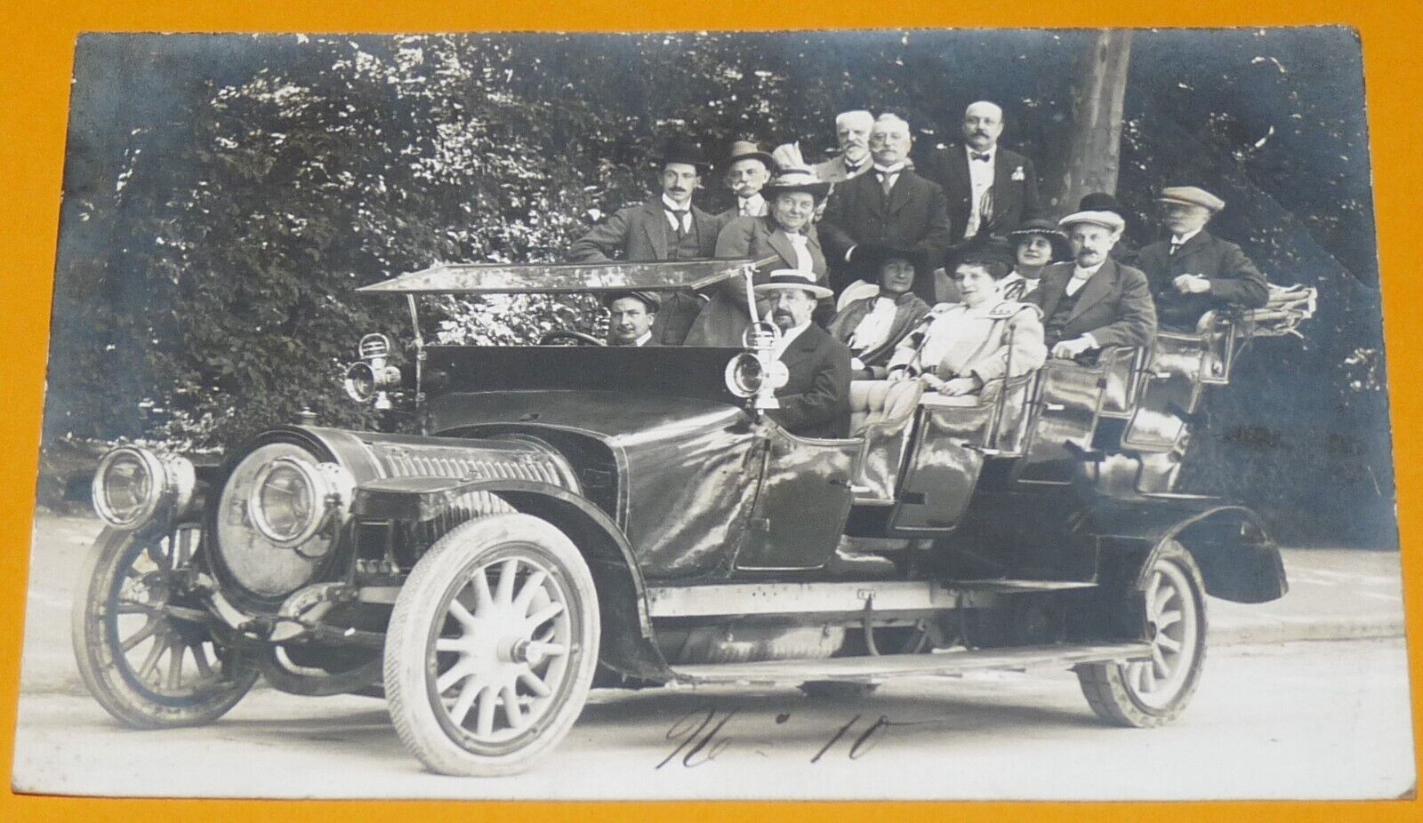 RARE CPA PHOTO POSTCARD 1910-1920 FAMILY CAR TO IDENTIFY