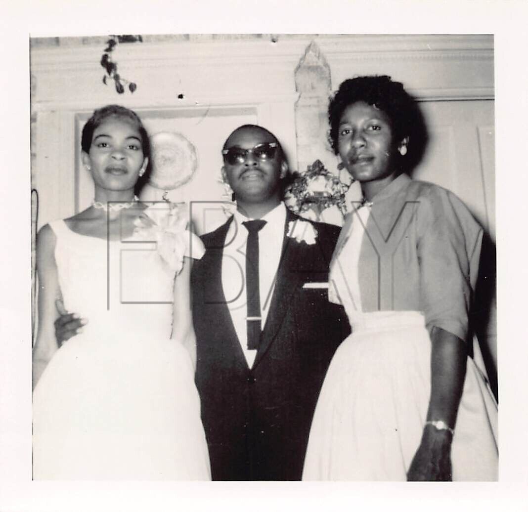 Old Photo Snapshot African American Bride Groom Wedding Vintage Portrait 7A2