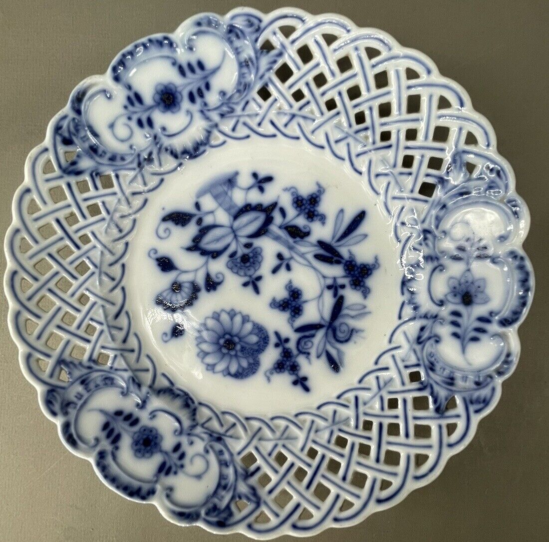 Vintage German Meissen Blue Onion Pattern Gilt Reticulated Plate