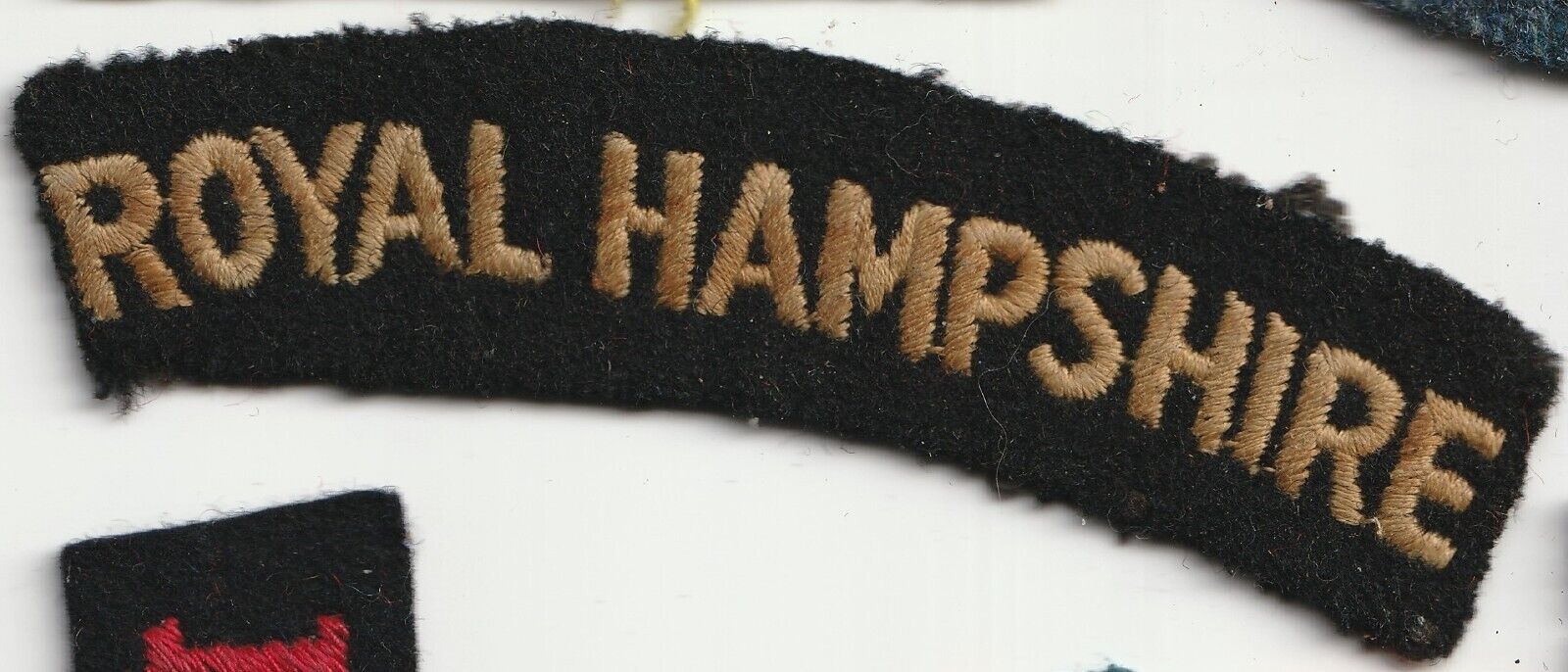Royal Hampshire Regiment : Embroidered Cloth Shoulder Title. Appears Ex Tunic